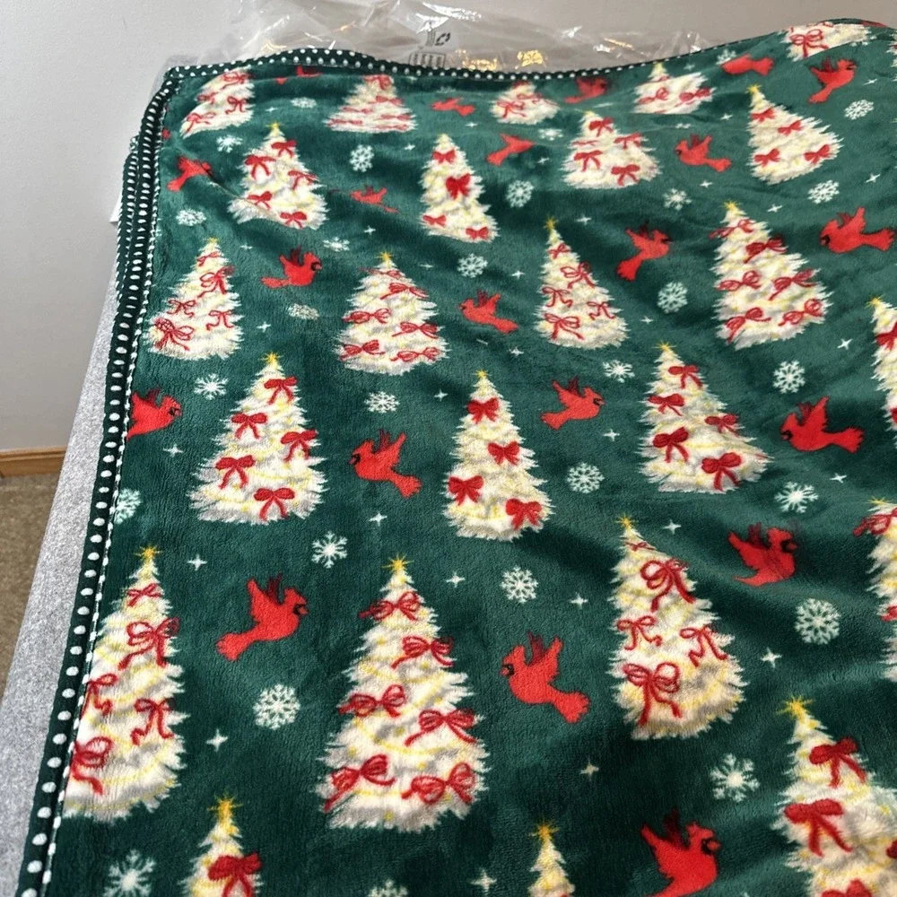 NEW Kringle Express 60x80 Cardinal‎ Trees Holiday Throw Blanket Printed Border